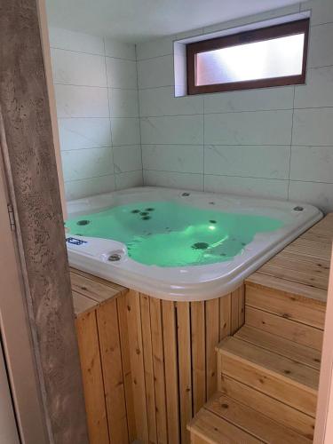 جاكوزي, Zlatiborski kutak in Rasadnik