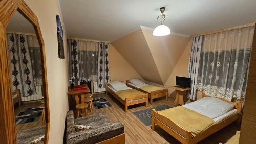 Quadruple Room image 7