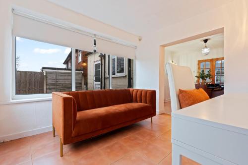 Stylish 3 Bedroom Contractor Stay House in Birmingham B23 near M6 & Fort Dunlop with Free Parking and WiFi, Birmingham (zdjęcie 3)