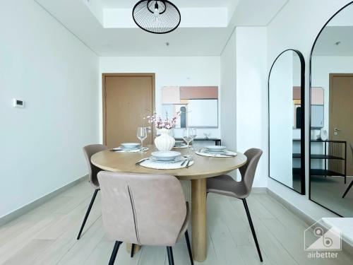 Luxury 1B with Balcony & partial Burj Khalifa view - image 8