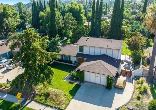 Vista exterior, Adorable 4 bedroom home with Pool & more in Santa Clarita