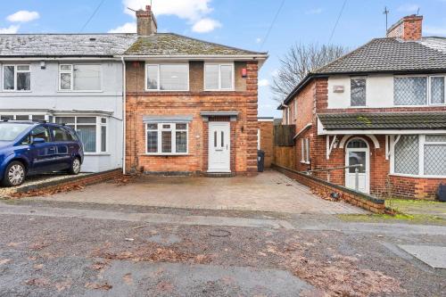 Stylish 3 Bedroom Contractor Stay House in Birmingham B23 near M6 & Fort Dunlop with Free Parking and WiFi, Birmingham (zdjęcie 10)