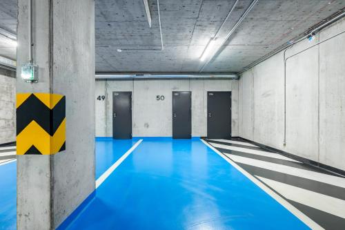 Prague Days - Studio with Terrace and Garage in Modern Building - image 5