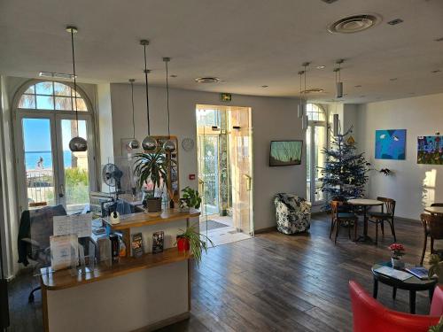 Hotel Flots d'Azur - image 5
