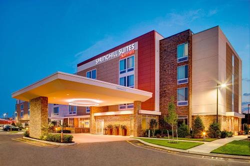 SpringHill Suites by Marriott Carle Place Garden City in Carle Place, USA