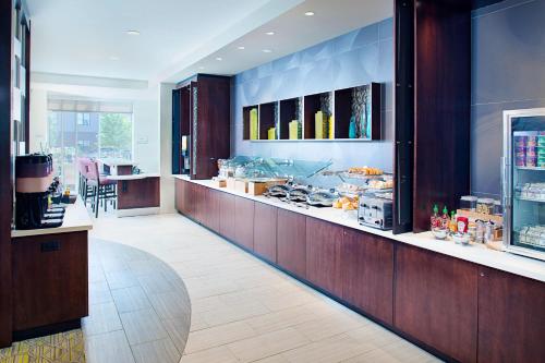 SpringHill Suites by Marriott Carle Place Garden City - image 6