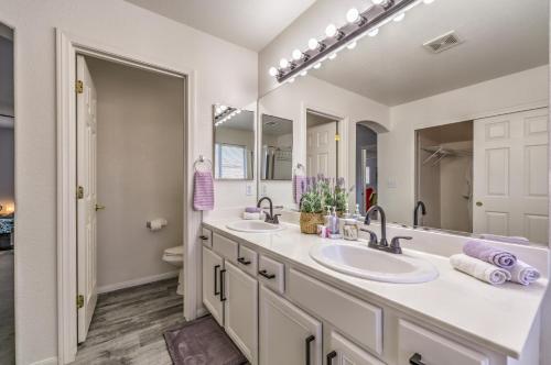 3BR Home Near Shop,Dining, Summerlin Mall-Furnished, Las Vegas (foto 9)
