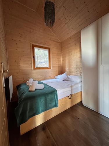 2 bedrooms, 3 beds