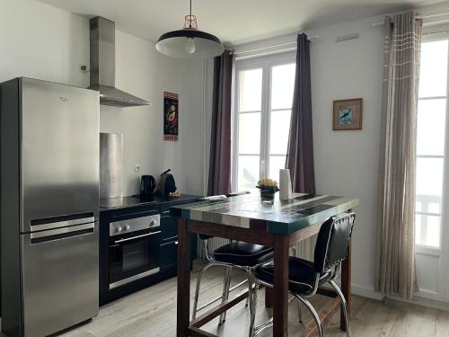 Le Noroit vue sur mer in Etretat