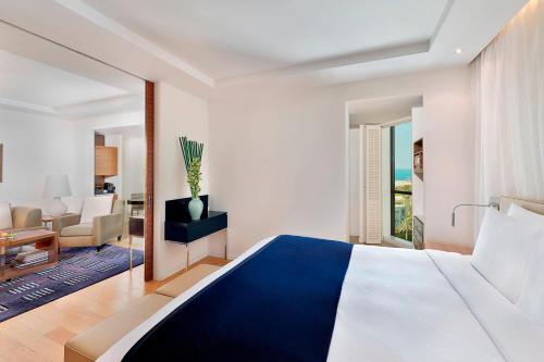 Club Suite - Club Access image 5