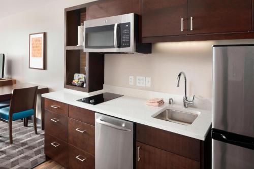 Towneplace Suites By Marriott Louisville Northeast in Louisville, USA