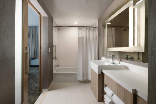 SpringHill Suites by Marriott Dallas DFW Airport South Centreport - main image