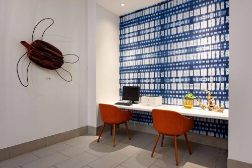 SpringHill Suites by Marriott San Diego Oceanside/Downtown - image 5