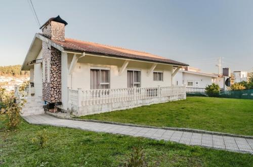 Casa Familiar - Espaçosa, confortável e sossegada – khách sạn tại Sao Jorge