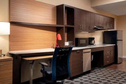 TownePlace Suites Fresno Clovis - image 11