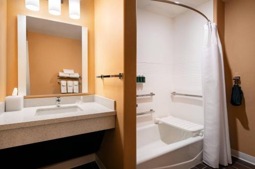 TownePlace Suites Fresno Clovis - image 13