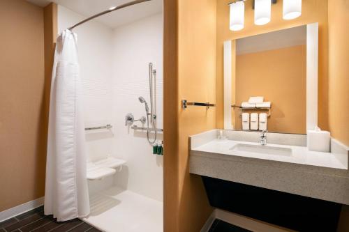 TownePlace Suites Fresno Clovis - image 9