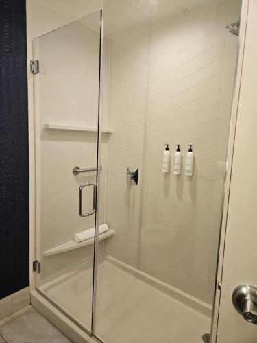 Fairfield Inn & Suites by Marriott Athens - image 11