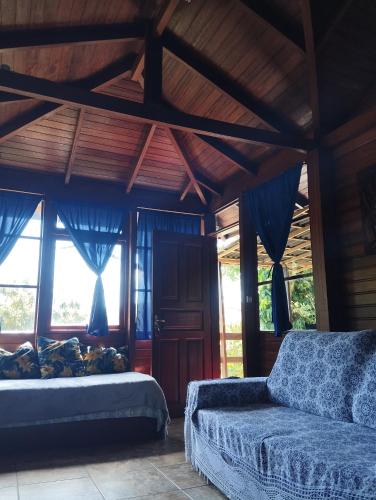 Tiki Bangalôs (Tiki Bangalos) in อาร์มาเซา