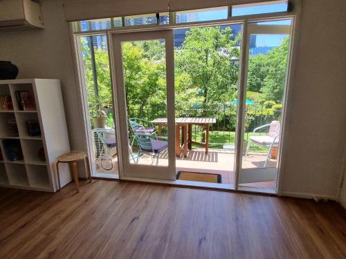 Inner City Sanctuary near Royal Botanic Gardens Victoria