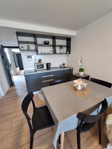 주방, Hermoso depto nuevo con aire acondicionado!! in 쿠아드리쿨라