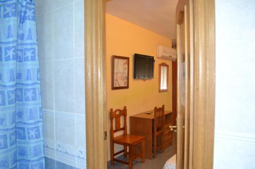 Hostal Al-Qazeres - image 4