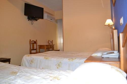 設施, 奧克薩瑞斯旅館 (Hostal Al-Qazeres) in 卡塞雷斯市中心
