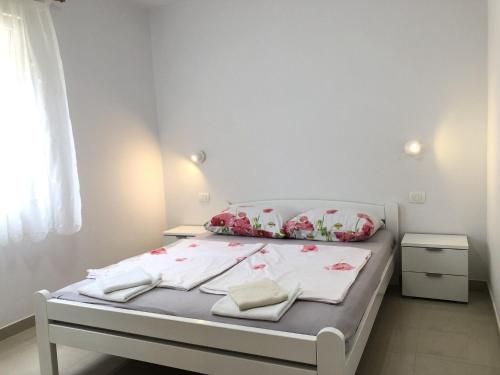Two-Bedroom Holiday Home image 8