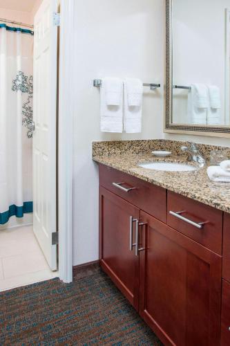 Residence Inn Topeka - image 12