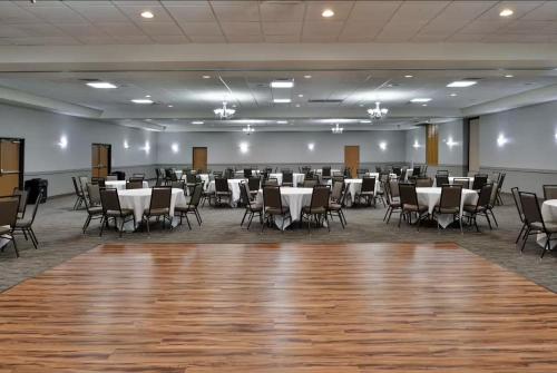Comfort Inn & Suites DeForest - image 29
