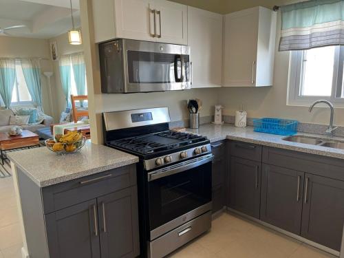 VillaMerissa Ocenpointe in 銅木 - 盧西亞