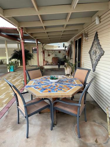 Resort on Morgan with Beautiful Private Pool, Pet Friendly, Broken Hill (foto 7)