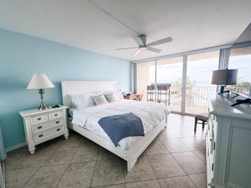 Hutchinson Island BeachFront Heated Pool Balcony Top Floor in Hutchinson Island (FL)