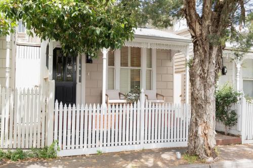 Prahran Timeless & Modern Haven, with parking