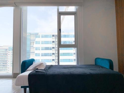 One-Bedroom Apartment image 4