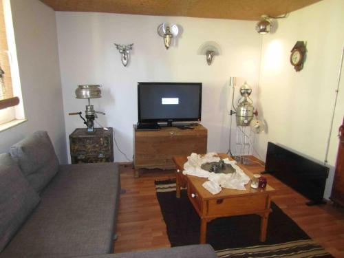 One-Bedroom Villa room in private 100m2 detached villa with central castle garden
