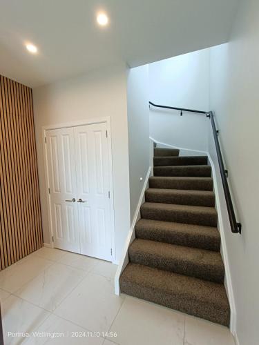 ทางเข้า, Waterview Spacious Bliss - 2 Beds in โพรีรัว