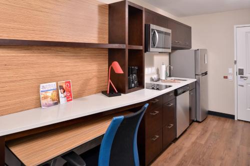 TownePlace Suites by Marriott Ontario Chino Hills - image 11