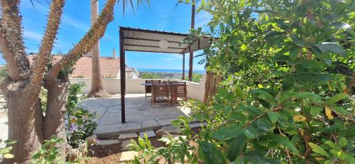 Dārzs, Lydia's Sea View - 2 bed House in Episkopi (Limassol)