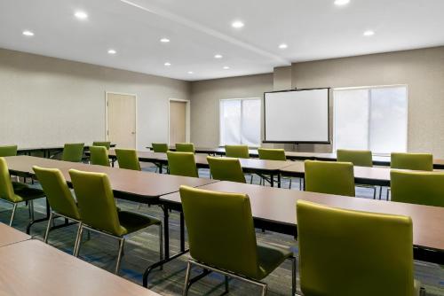 홀리데이 인 익스프레스 & 스위트 메리언 바이 IHG - 회의실/연회장