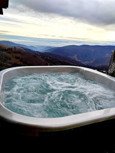 Omgeving, Magia Muntelui in Valea Manastirii