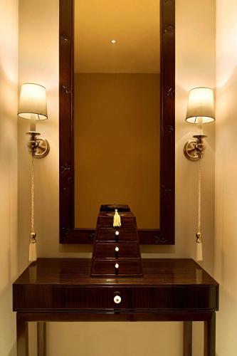 Grand Deluxe Guest room, City view image 3