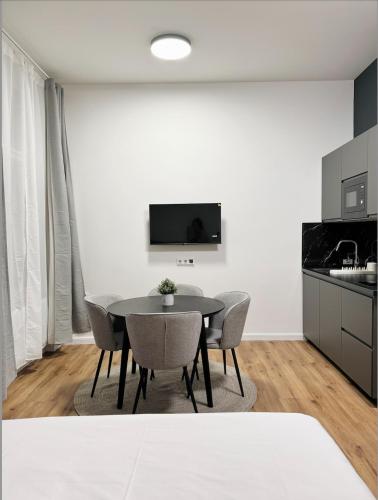 Mystical 2-bed Apartment in heart of Prague, Прага (фото 9)