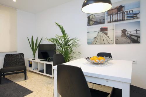 Poeta Llombart Apartment - image 5