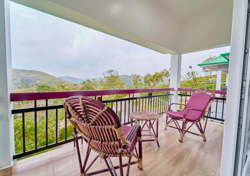 Balkons/terase, Priyas Villa Vagamon by VOYE HOMES in Vagamon