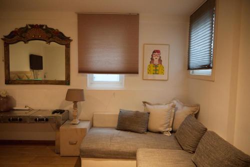 One-Bedroom Apartment image 8