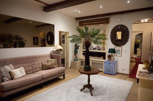 One-Bedroom Apartment image 7