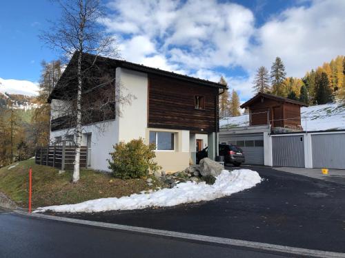 WEF 2-room Apartment in Davos Clavadel