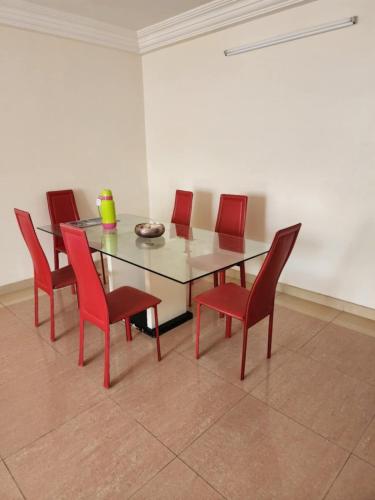 almega, Cotonou