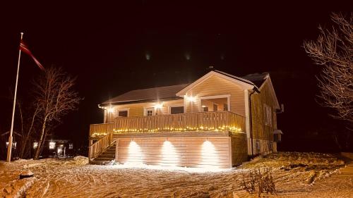 ทัศนียภาพภายนอกโรงแรม, Familyfriendly-modern, in the fishingtown Stamsund, with Sauna and Jacuzzi in สตัมซุนด์